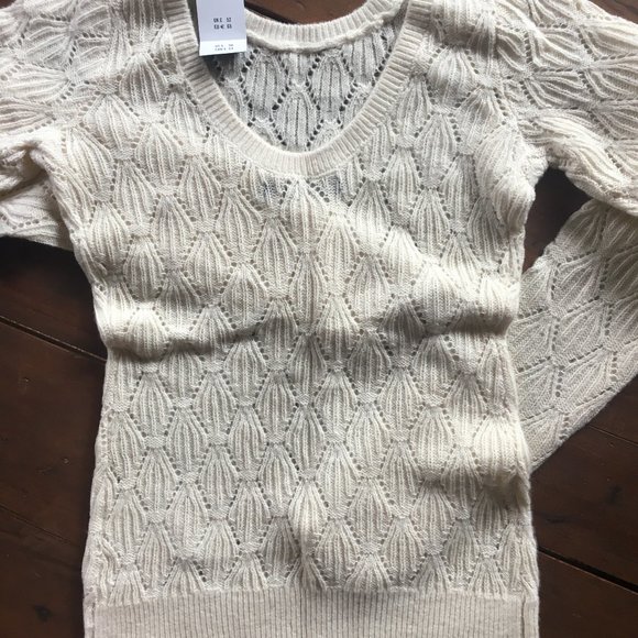 Abercrombie White Scoop Back Sweater - Picture 2 of 3